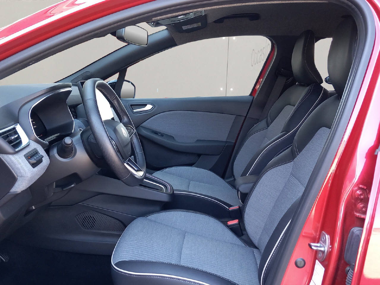 RENAULT Clio 1.0 TCe techno CVT, Essence, Occasion / Utilisé, Automatique - 4