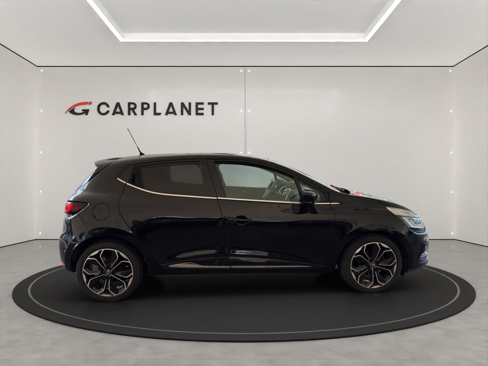 RENAULT Clio 1.2 TCe 120PS 90th Anniv. S/S *Automat*, Petrol, Second hand / Used, Automatic - 3