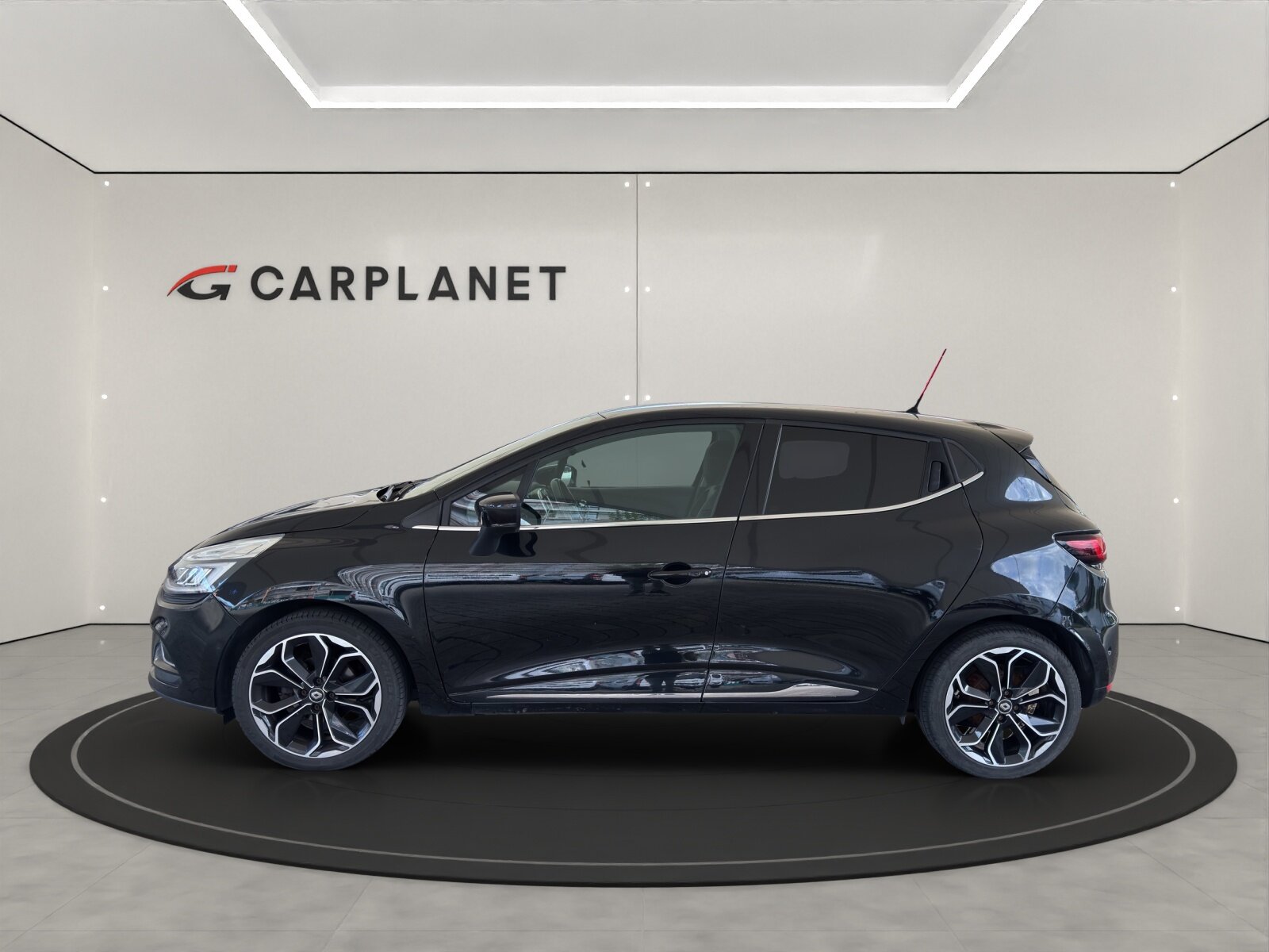 RENAULT Clio 1.2 TCe 120PS 90th Anniv. S/S *Automat*, Petrol, Second hand / Used, Automatic - 4