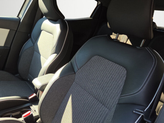 RENAULT Clio 1.6 E-Tech Techno, Essence, Occasion / Utilisé, Automatique - 7