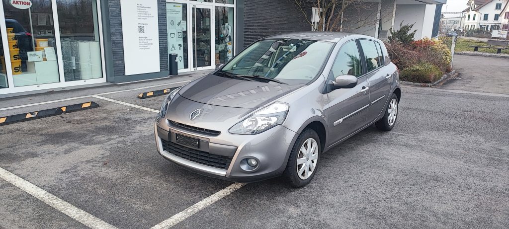 RENAULT CLIO 1.2 TCe 100 Dynamique