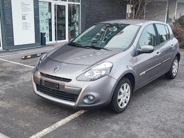 RENAULT CLIO 1.2 TCe 100 Dynamique, Petrol, Second hand / Used, Manual