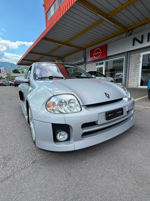RENAULT CLIO 3.0 V6 24V Sport