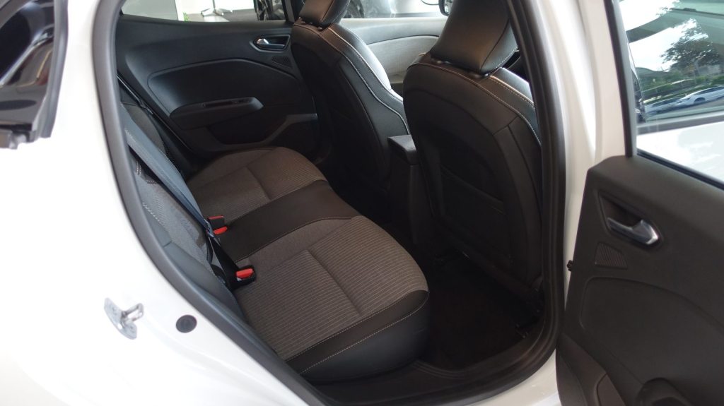 RENAULT CLIO 1.6 E-Tech techno, Full-Hybrid Petrol/Electric, Second hand / Used, Automatic - 7