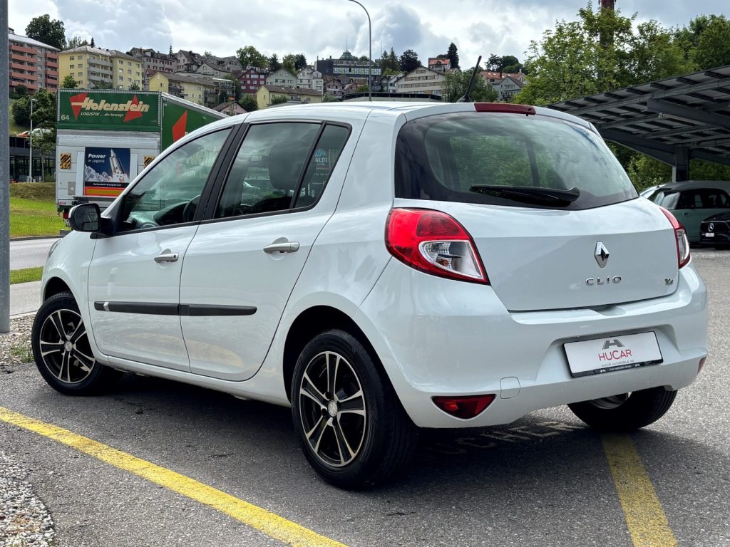 RENAULT CLIO 1.2 TCe 100 Expression, Petrol, Second hand / Used, Manual - 2