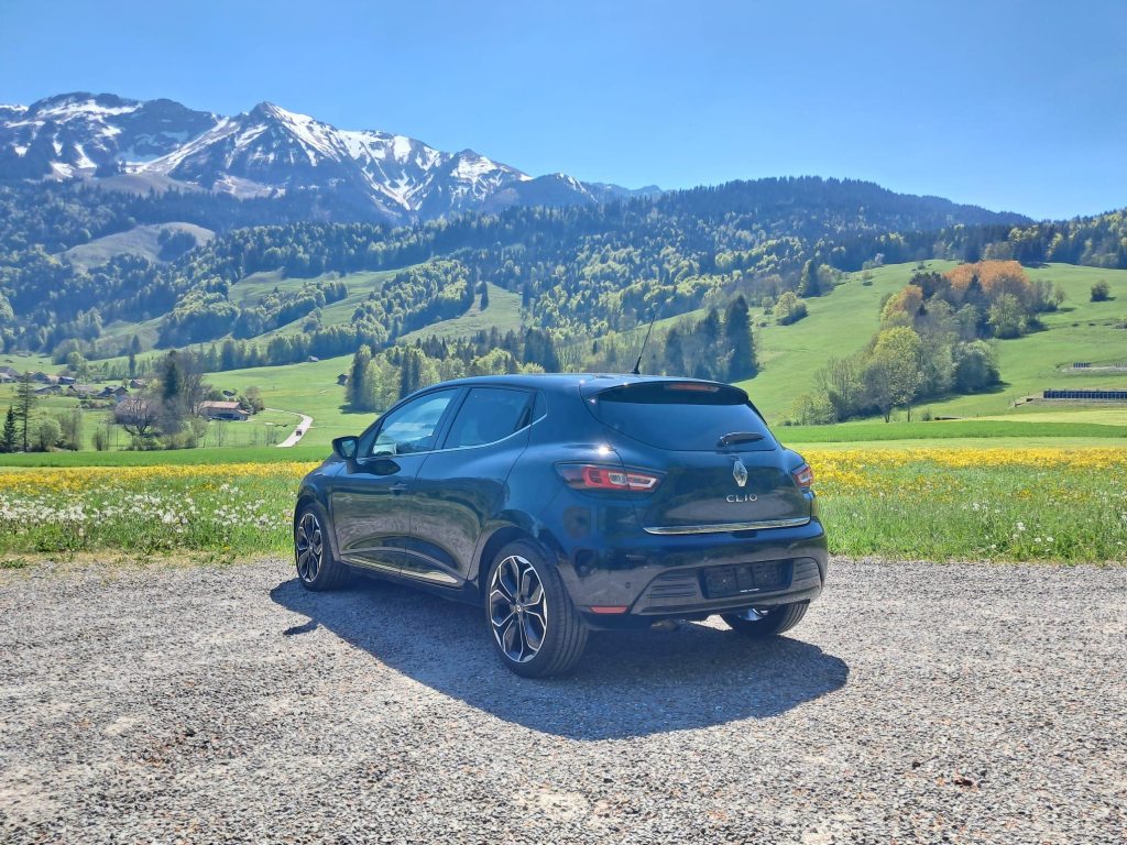 RENAULT CLIO 1.2 TCe 120 90th Anniv. S/S, Essence, Occasion / Utilisé, Automatique - 7