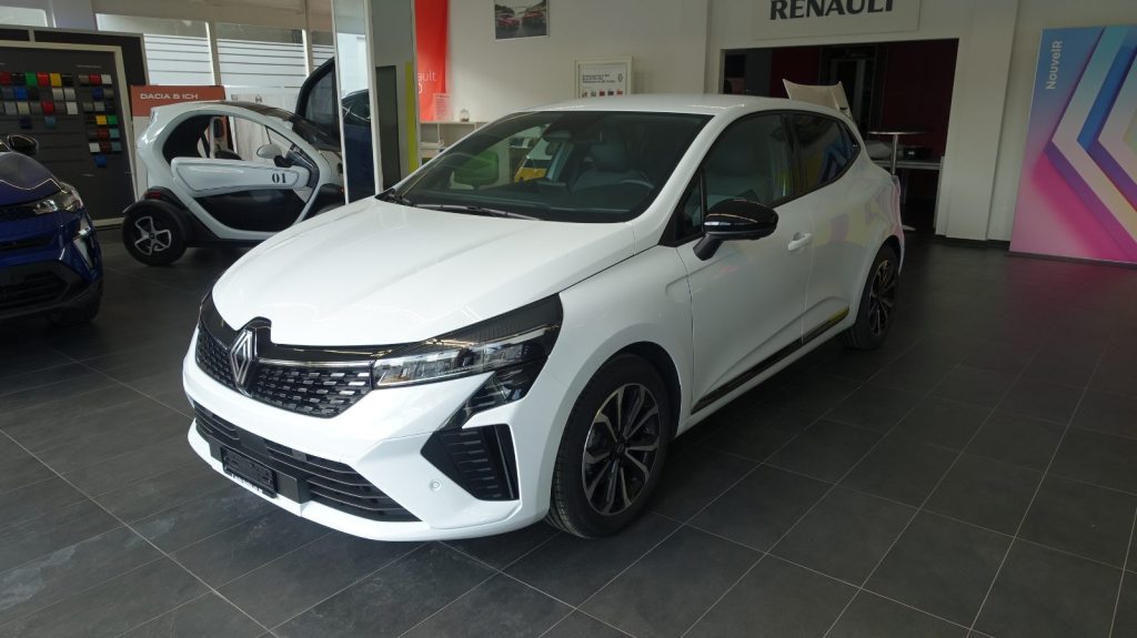 RENAULT CLIO 1.6 E-Tech techno