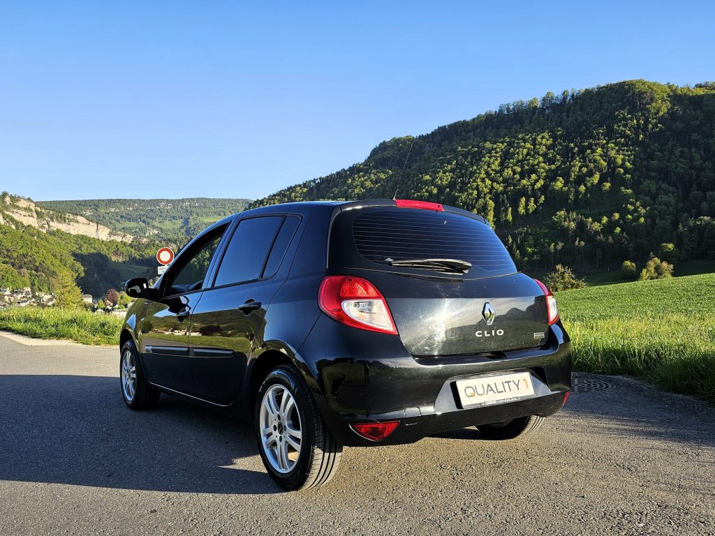RENAULT CLIO 1.2 16V 75 Collection, Essence, Occasion / Utilisé, Manuelle - 3