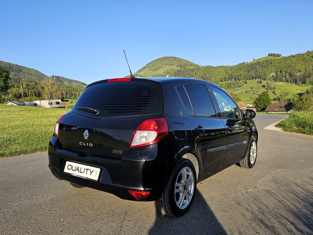 RENAULT CLIO 1.2 16V 75 Collection, Essence, Occasion / Utilisé, Manuelle - 5