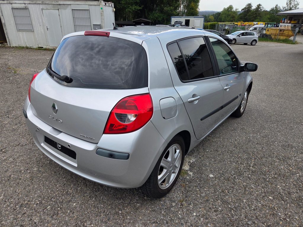RENAULT CLIO 2.0 16V Exception, Petrol, Second hand / Used, Automatic - 5