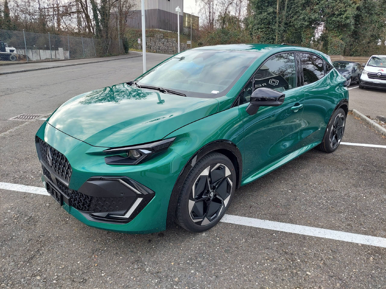 RENAULT CLIO E-TECH FULL HYBRID techno 160, Full-Hybrid Petrol/Electric, Ex-demonstrator, Automatic - 2