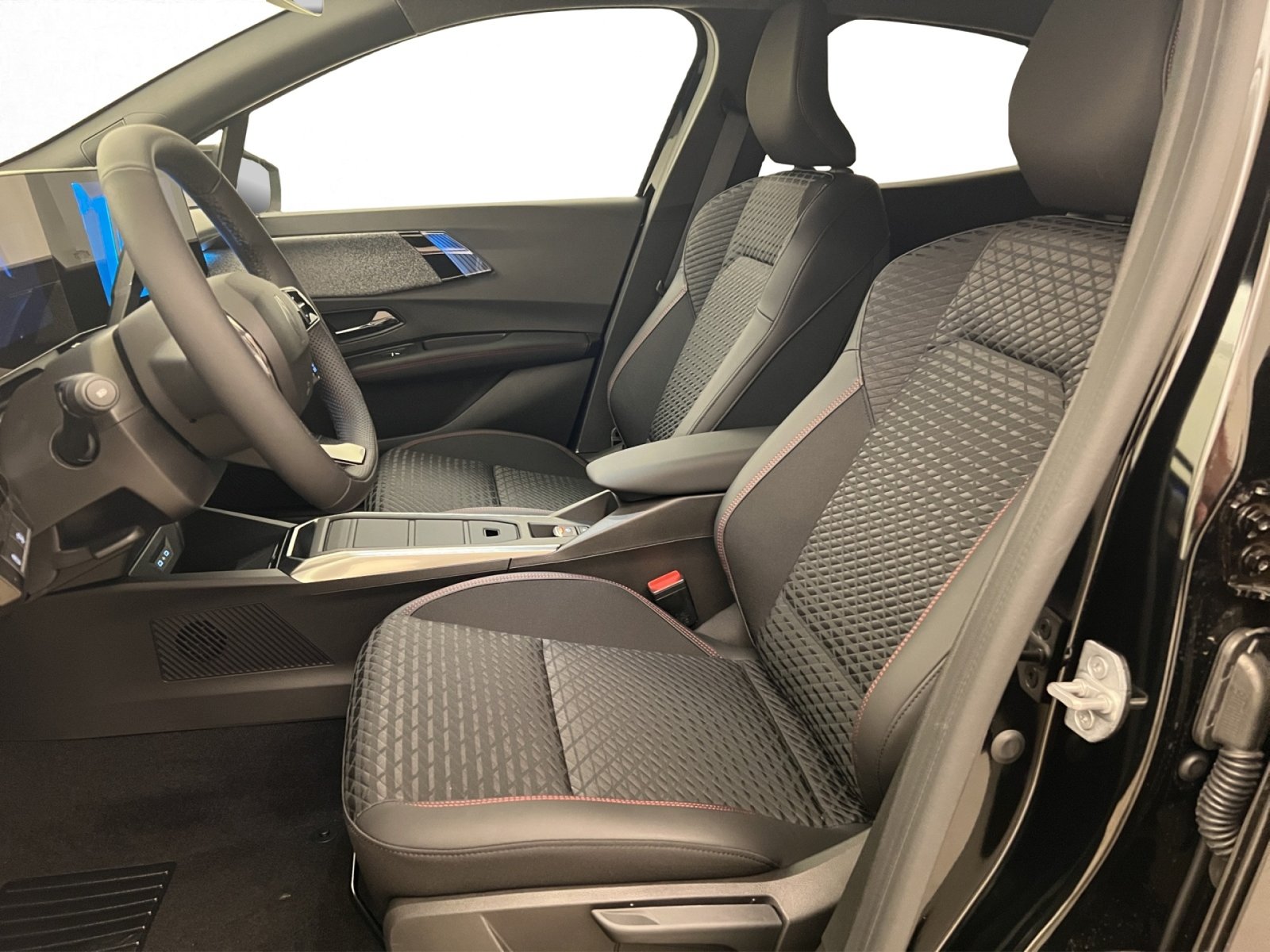 RENAULT Clio 6 1.8 E-Tech techno, Full-Hybrid Petrol/Electric, Ex-demonstrator, Automatic - 4