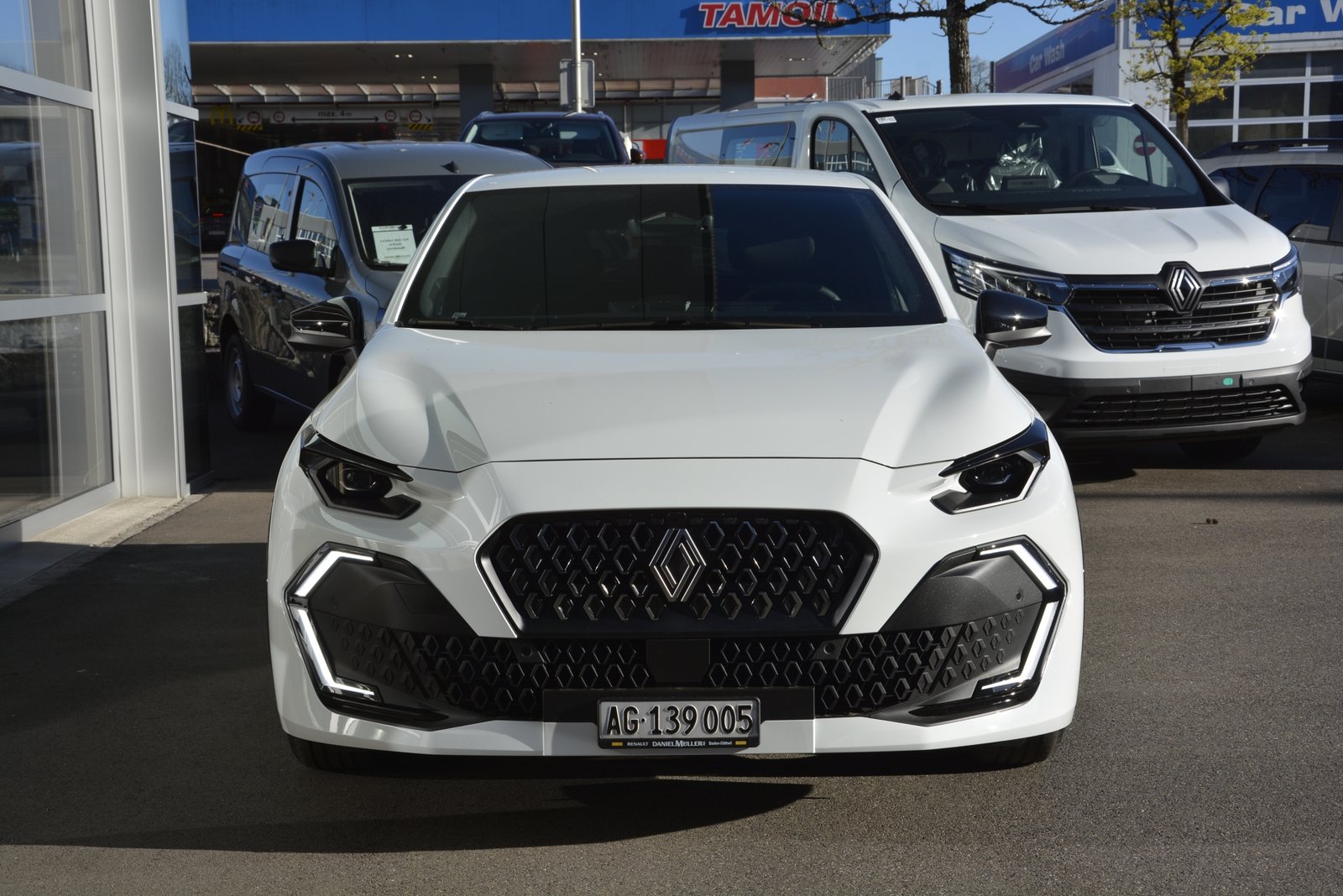 RENAULT CLIO techno full hybrid E-Tech 160, Full-Hybrid Petrol/Electric, Ex-demonstrator, Automatic - 2