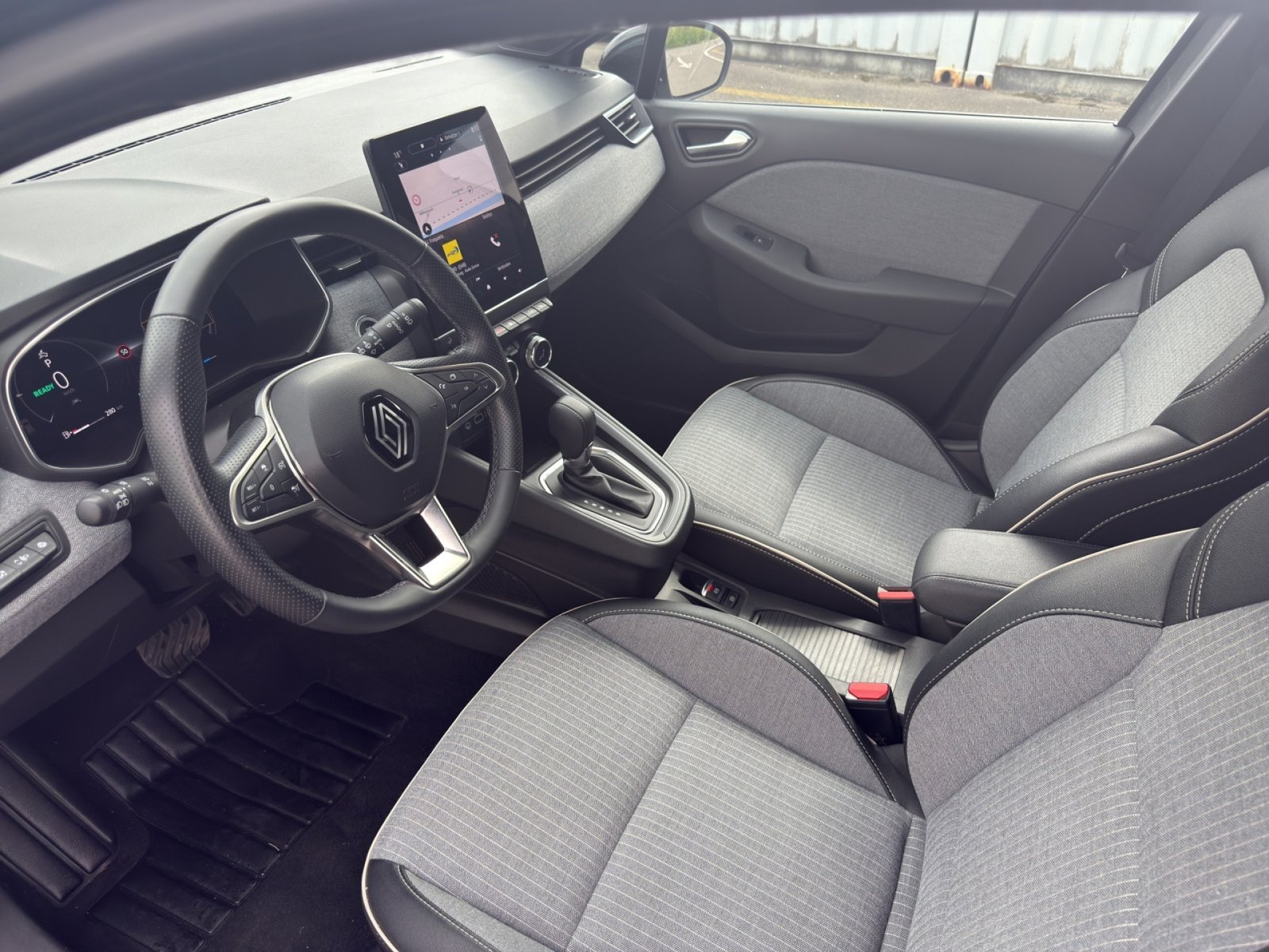 RENAULT Clio 1.6 E-Tech techno, Full-Hybrid Petrol/Electric, Ex-demonstrator, Automatic - 6