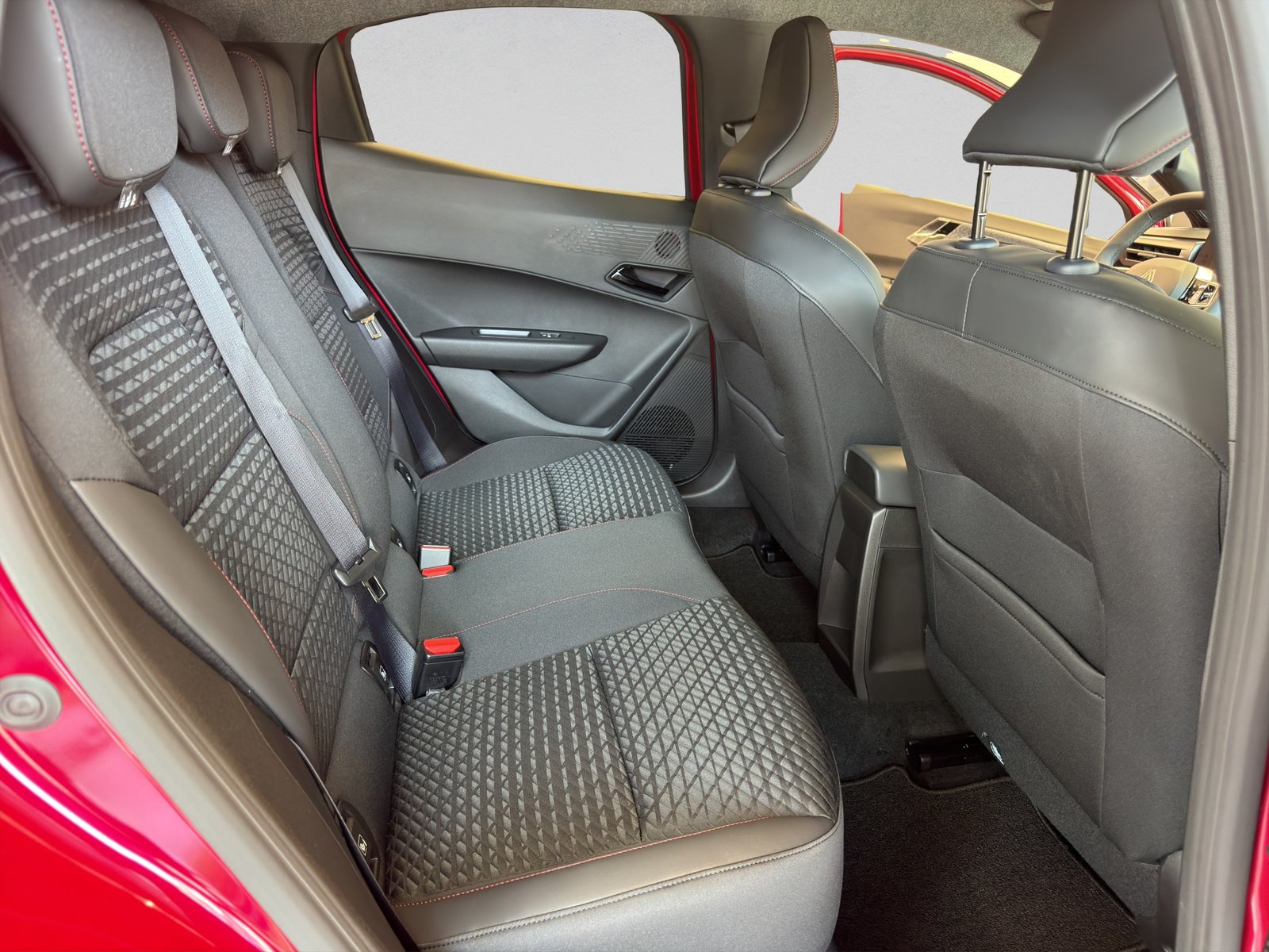 RENAULT Clio 1.8 E-Tech Techno, Benzin, Vorführwagen, Automatik - 5