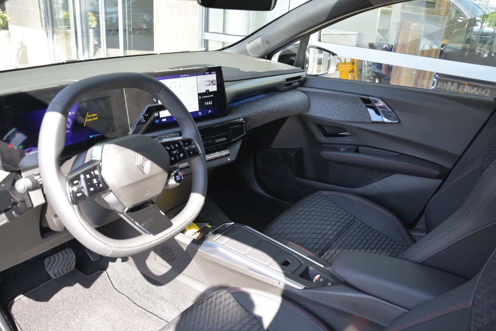 RENAULT CLIO techno full hybrid E-Tech 160, Full-Hybrid Petrol/Electric, Ex-demonstrator, Automatic - 5