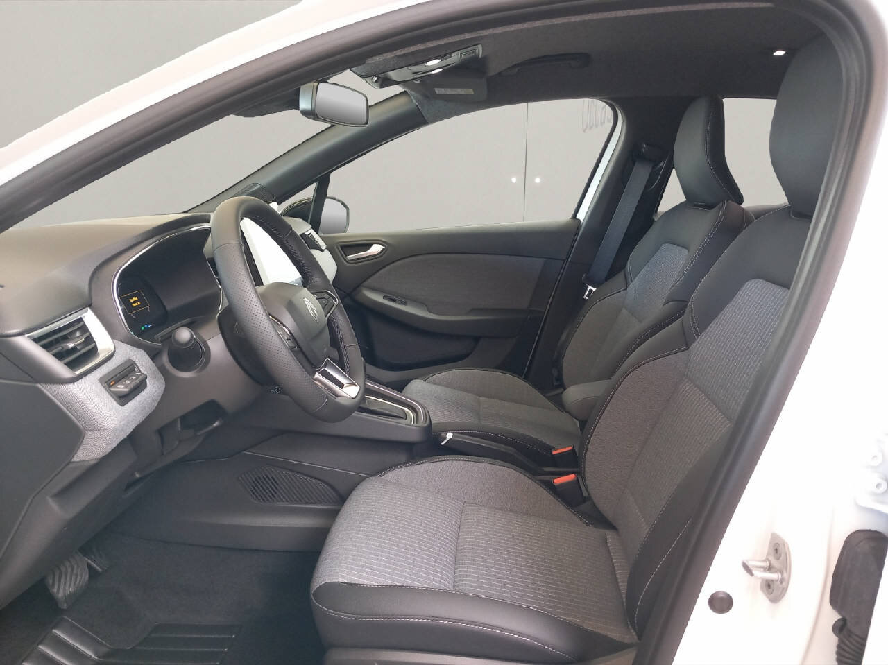 RENAULT Clio 1.6 E-Tech techno, Voll-Hybrid Benzin/Elektro, Vorführwagen, Automatik - 4
