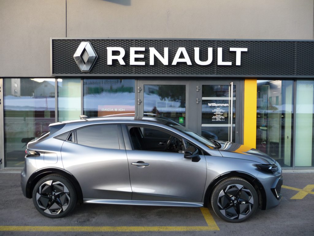 RENAULT CLIO 1.8 E-Tech techno, Full-Hybrid Petrol/Electric, Ex-demonstrator, Automatic - 3
