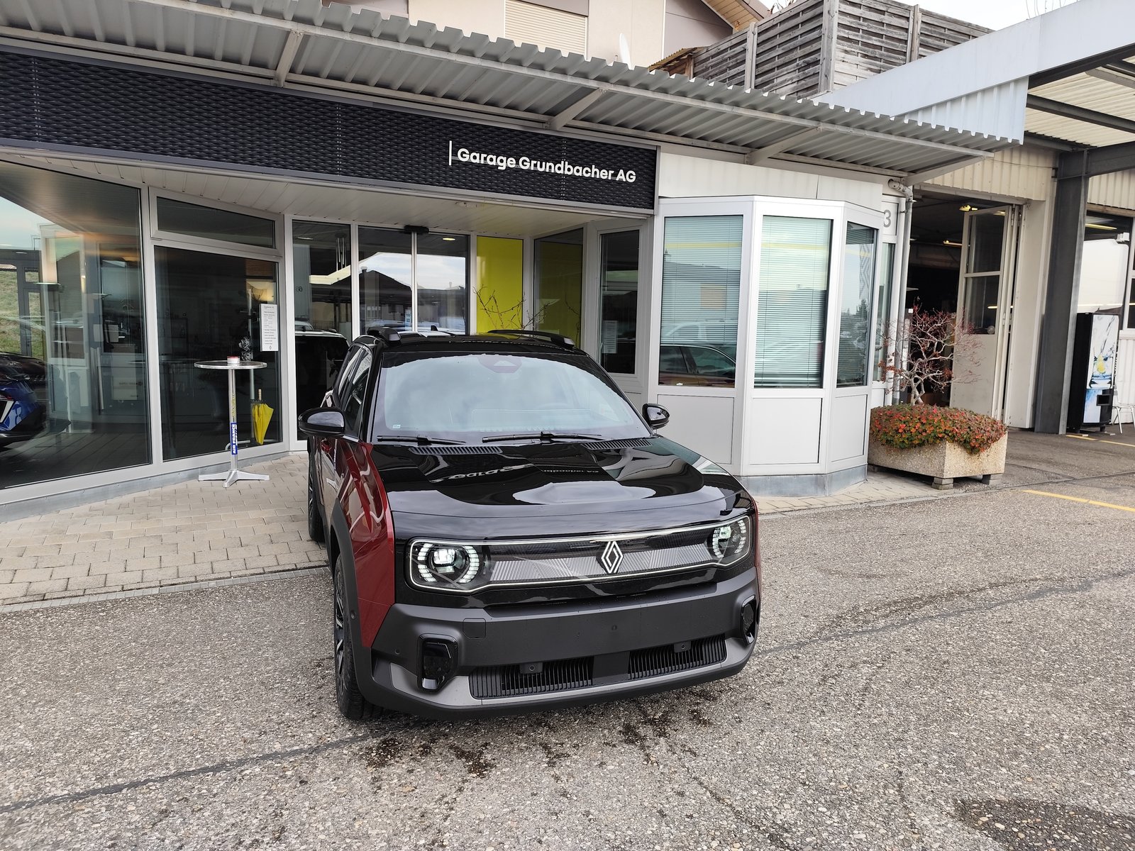 RENAULT E-Tech Iconic Comfort Range