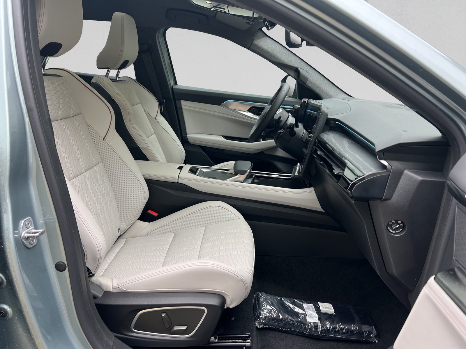 RENAULT Espace 1.2 E-Tech 200 Iconic 7-Sitze, Benzin, Neuwagen, Automatik - 7