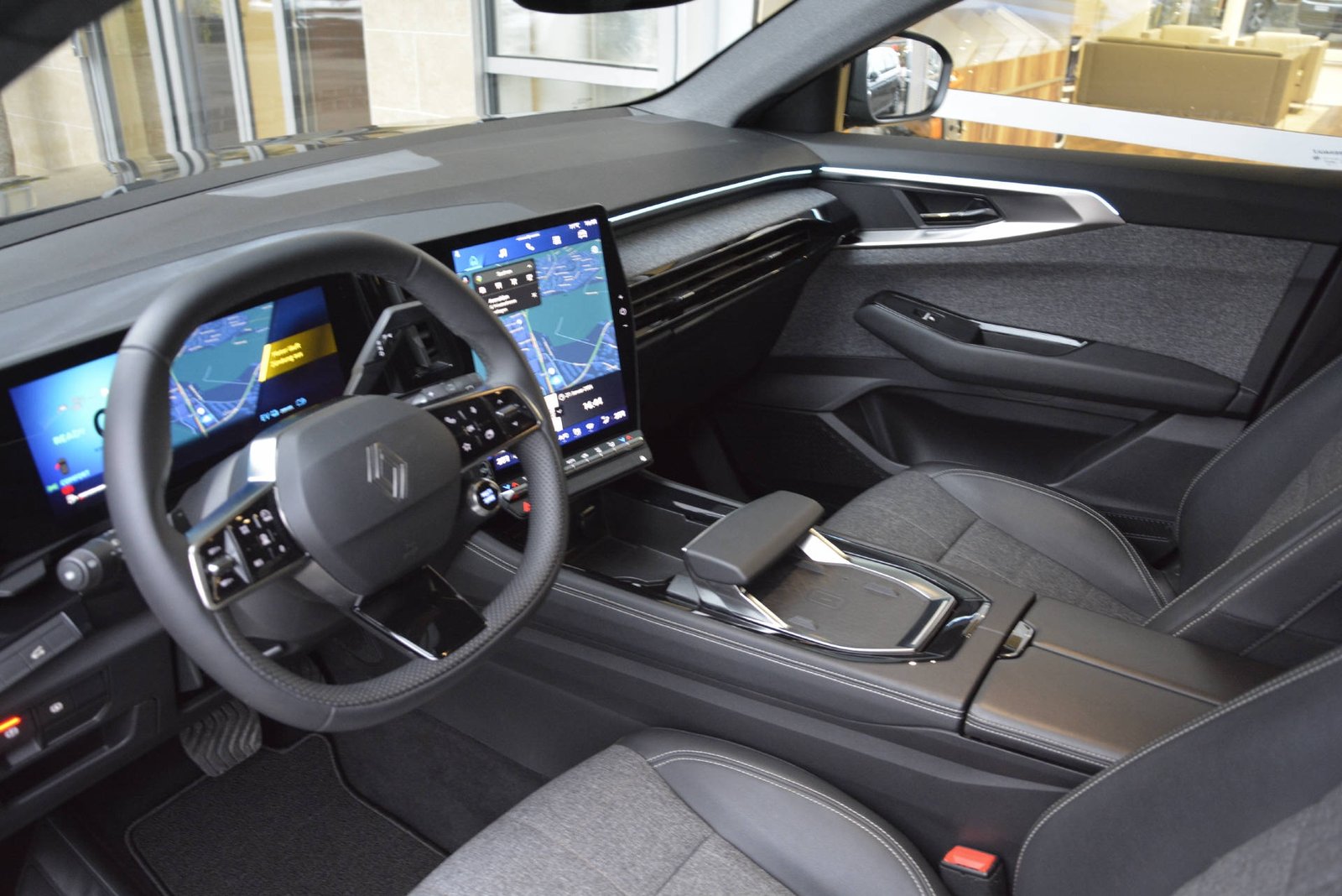 RENAULT Espace tech.E-Tech full Hybrid 200 *7 Plätzer*, Voll-Hybrid Benzin/Elektro, Occasion / Gebraucht, Automatik - 5