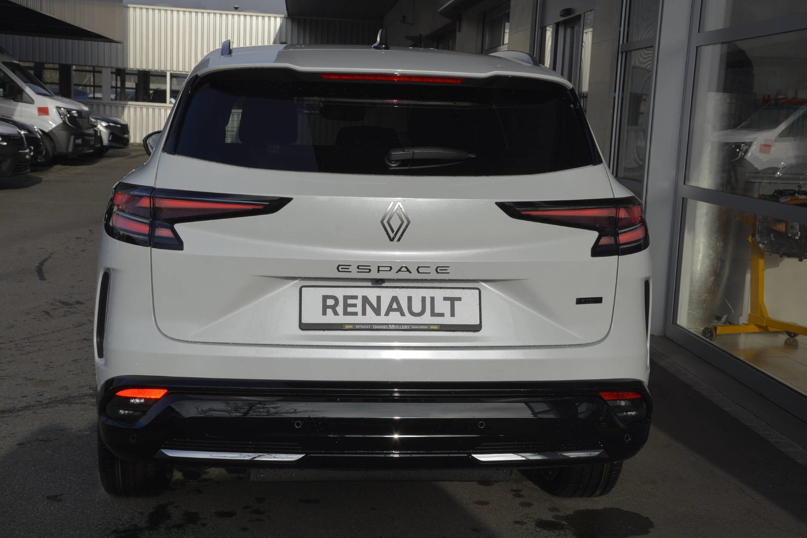 RENAULT Espace Full Hybrid E-Tech techno full hybrid E-Tech 200 - 5 , Hybride Intégral Essence/Électricité, Voiture nouvelle, Automatique - 5