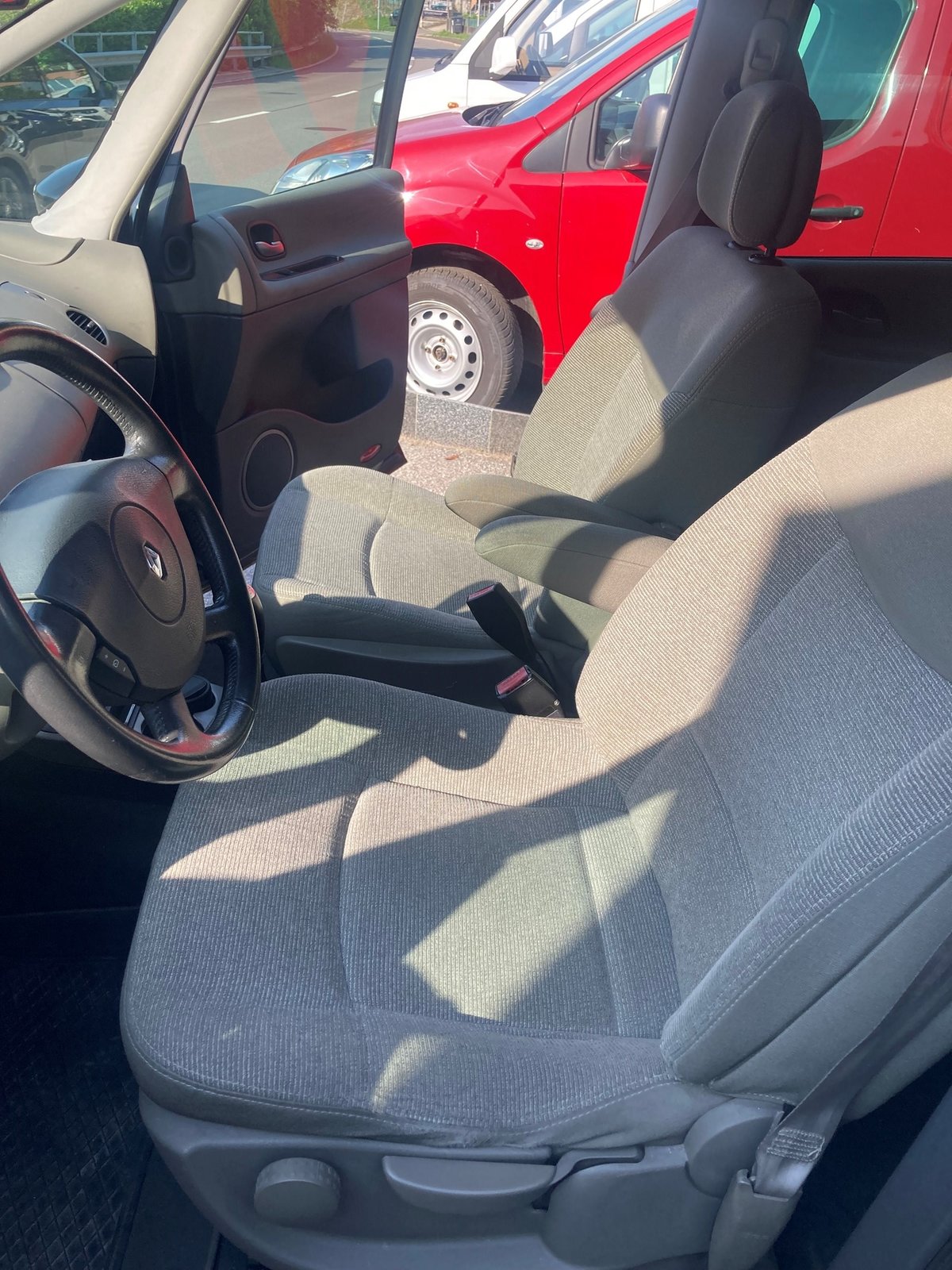 RENAULT Espace 2.2 dCi Dynamique, Diesel, Second hand / Used, Manual - 7