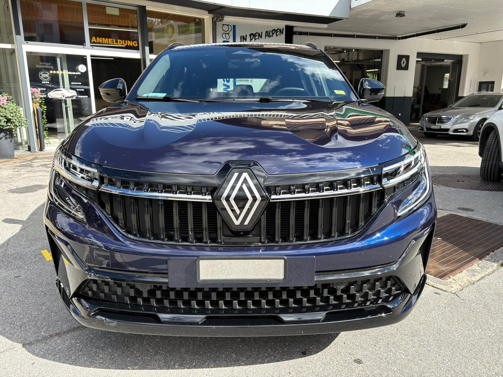 RENAULT Espace 1.2 E-Tech Iconic, Voll-Hybrid Benzin/Elektro, Occasion / Gebraucht, Automatik - 2
