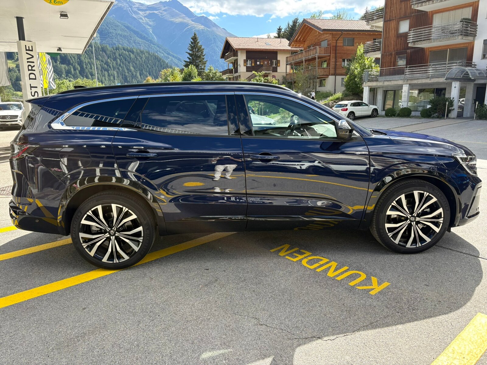 RENAULT Espace 1.2 E-Tech Iconic, Voll-Hybrid Benzin/Elektro, Occasion / Gebraucht, Automatik - 4