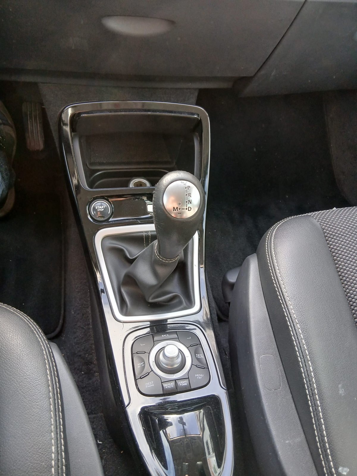 RENAULT Grand Espace 2.0 dCi Swiss Edition Automatic /078 92, Diesel, Occasion / Utilisé, Automatique - 4