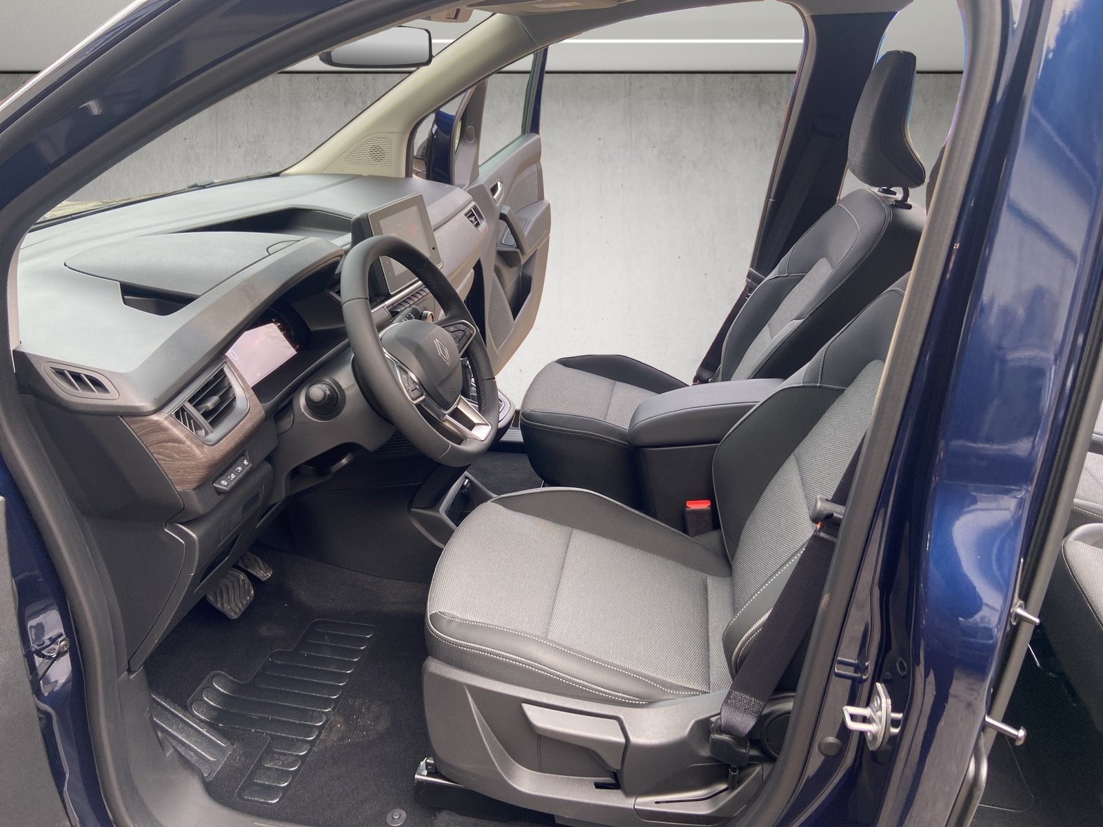 RENAULT Grand Kangoo 1.3 TCe 130 PF Techno EDC, Essence, Voiture nouvelle, Automatique - 7