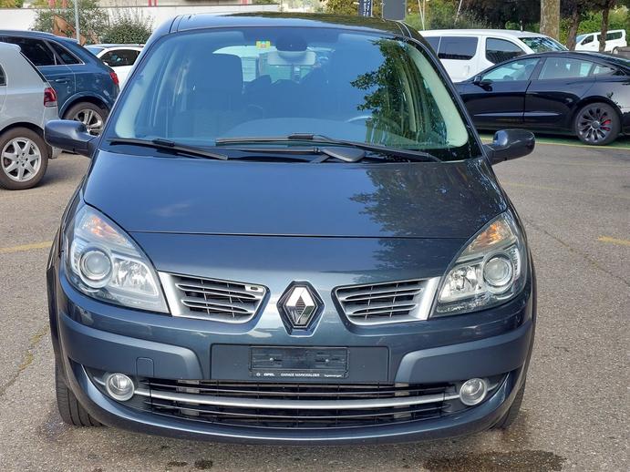 RENAULT Grand Scénic 2.0 dCi Dynamique, Diesel, Second hand / Used, Manual