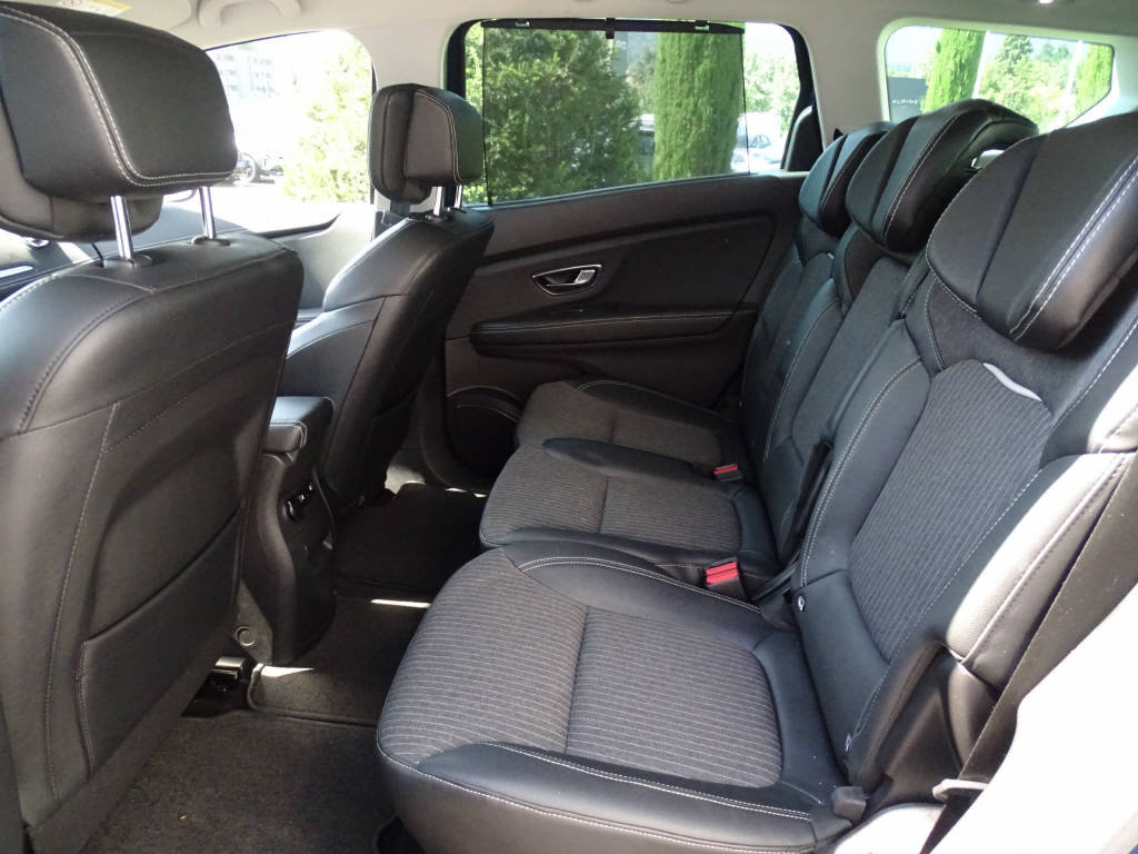 RENAULT Grand Scénic 1.3 TCe 140 Intens, Benzin, Occasion / Gebraucht, Automatik - 6