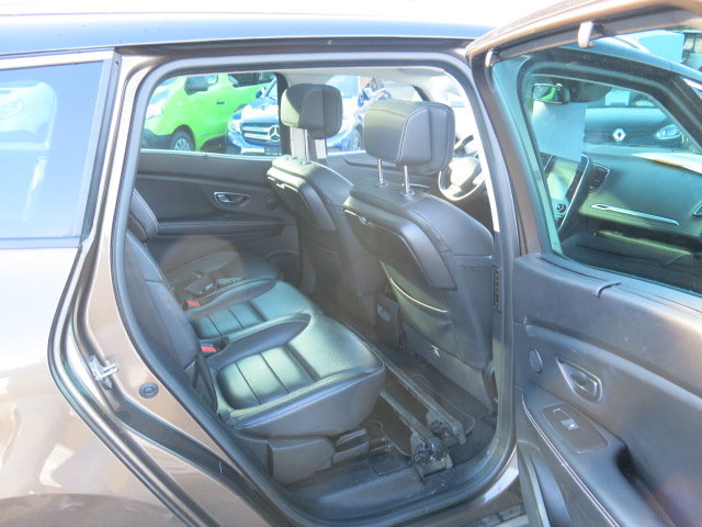 RENAULT Grand Scénic 1.6 dCi 160 Initiale EDC, Diesel, Occasion / Utilisé, Automatique - 6