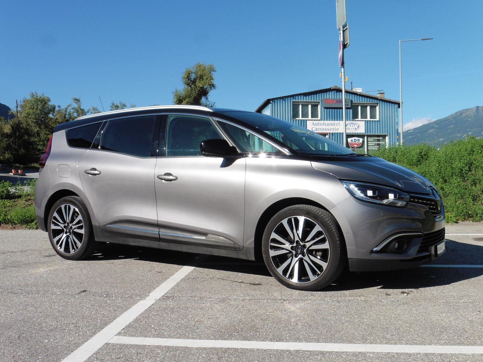 RENAULT Grand Scénic 1.6 dCi Initiale Paris EDC, Diesel, Occasion / Utilisé, Automatique - 2