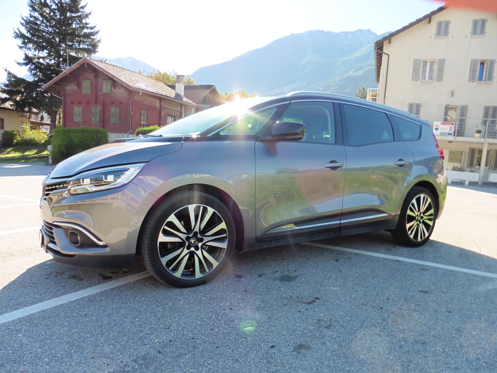 RENAULT Grand Scénic 1.6 dCi Initiale Paris EDC, Diesel, Occasion / Utilisé, Automatique - 4