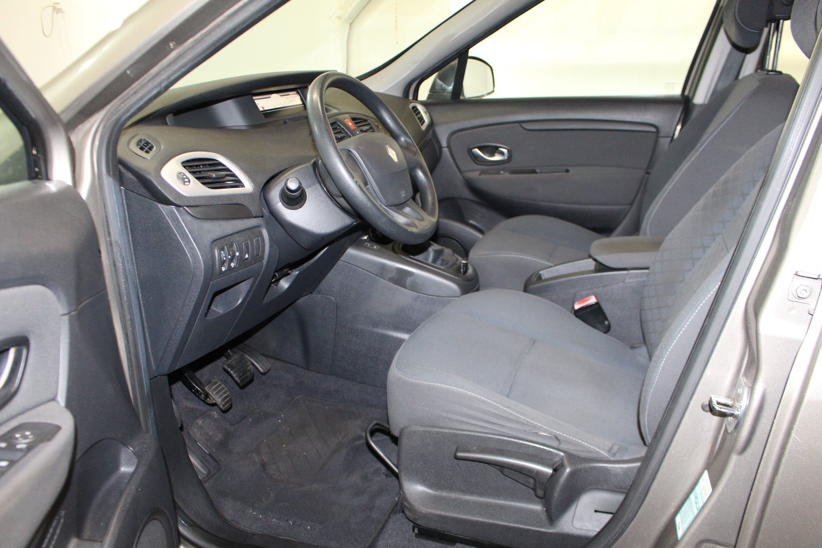 RENAULT Grand Scénic 1.6 110 Expression 5P, Benzin, Occasion / Gebraucht, Handschaltung - 7