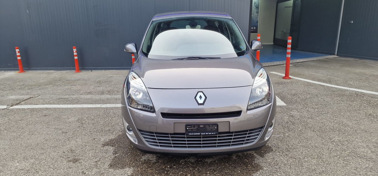 RENAULT Grand Scénic 2.0 16V Privilège X-Tronic CVT, Petrol, Second hand / Used, Automatic - 4