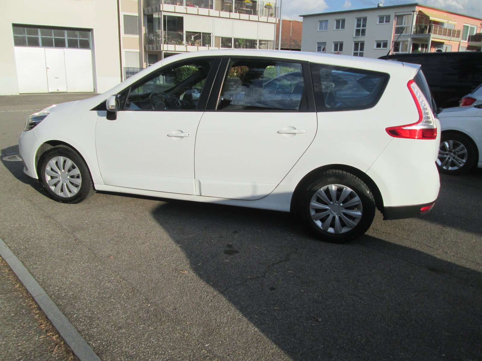 RENAULT Grand Scénic 1.5 dCi Expression EDC, Diesel, Occasion / Gebraucht, Automatik - 2
