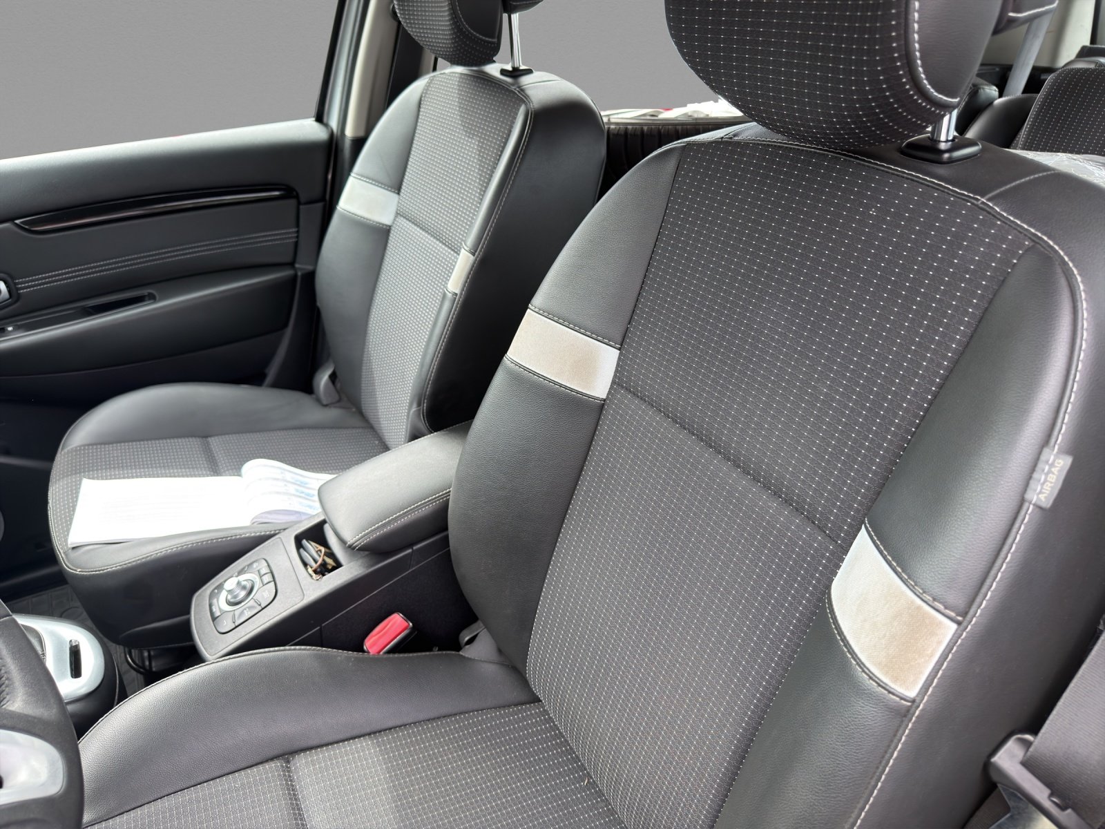 RENAULT Grand Scénic 1.4 TCE 130, Essence, Occasion / Utilisé, Manuelle - 7