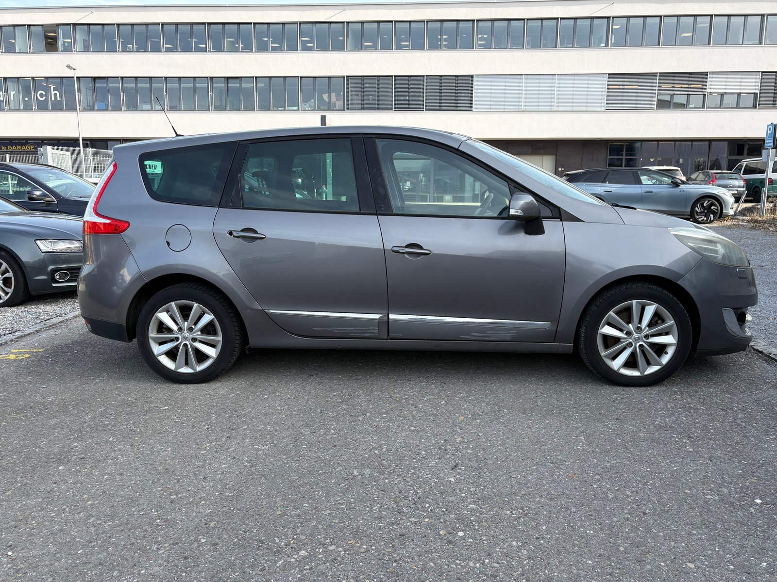 RENAULT Grand Scénic 2.0 dCi Bose Automatic (Einspritzdüse, Diesel, Second hand / Used, Automatic - 4