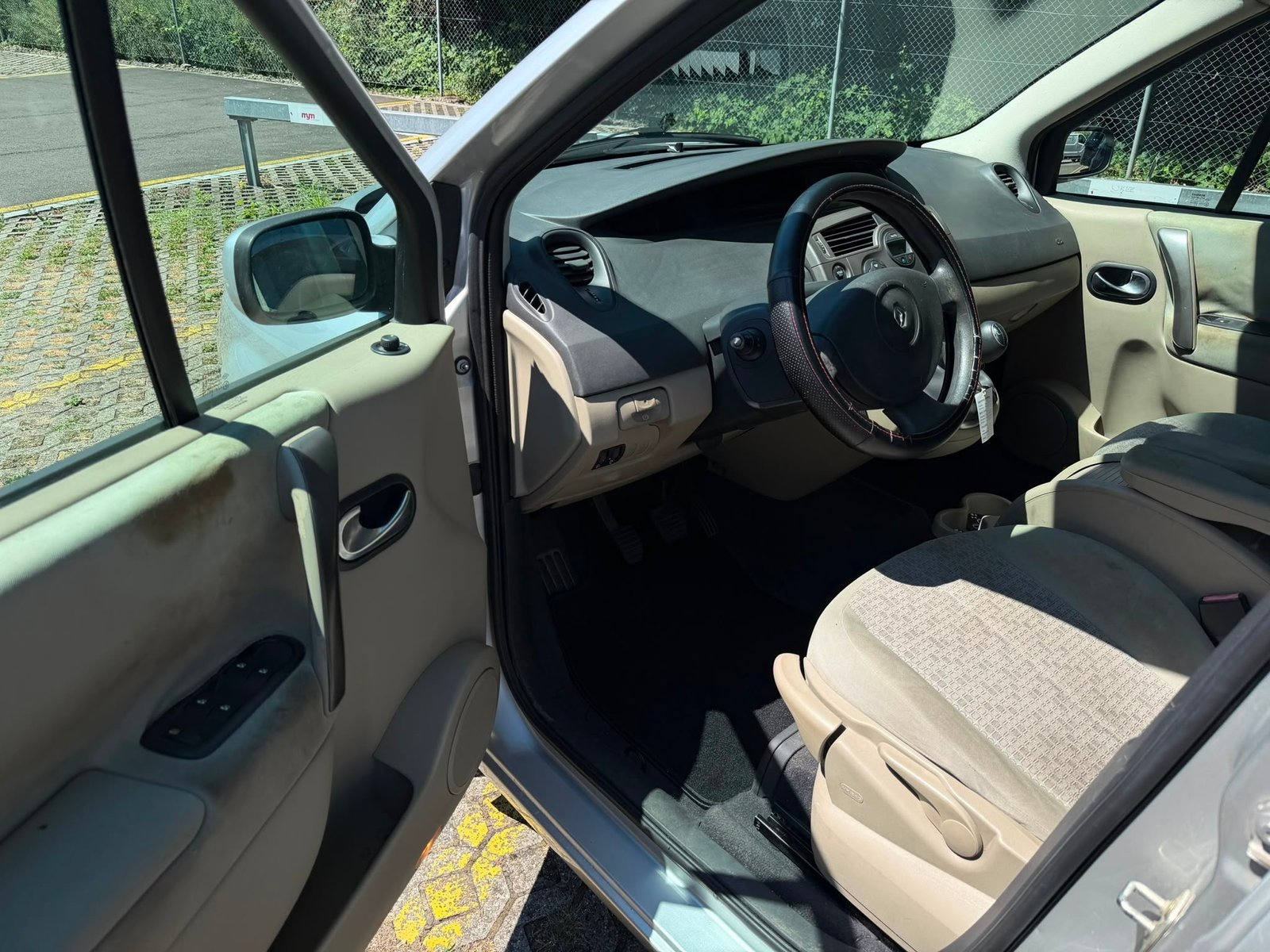 RENAULT Grand Scénic 1.6 16V Expression, Essence, Occasion / Utilisé, Manuelle - 7