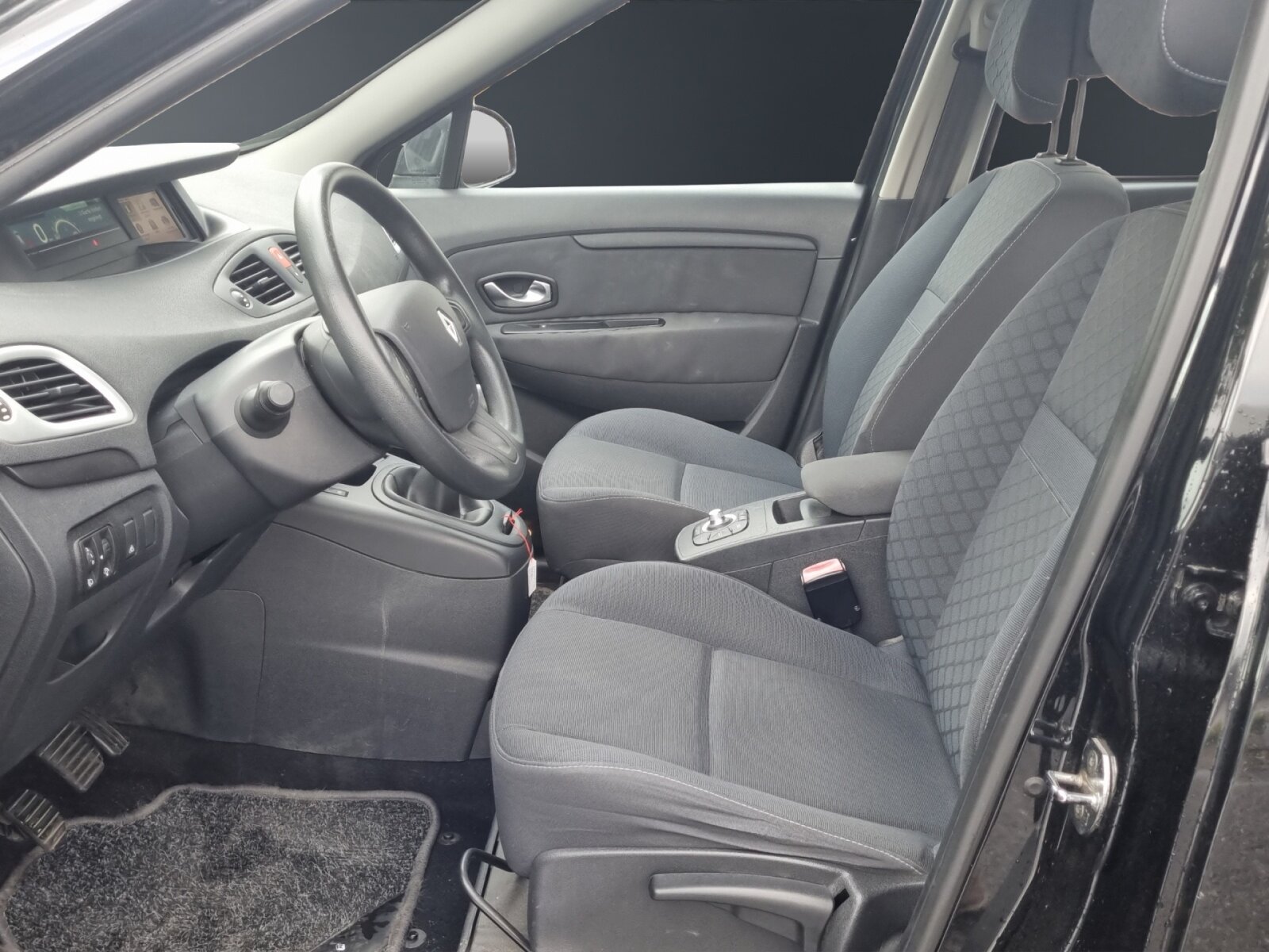RENAULT Grand Scénic 1.4 TCe 130 Expression 7P, Petrol, Second hand / Used, Manual - 7