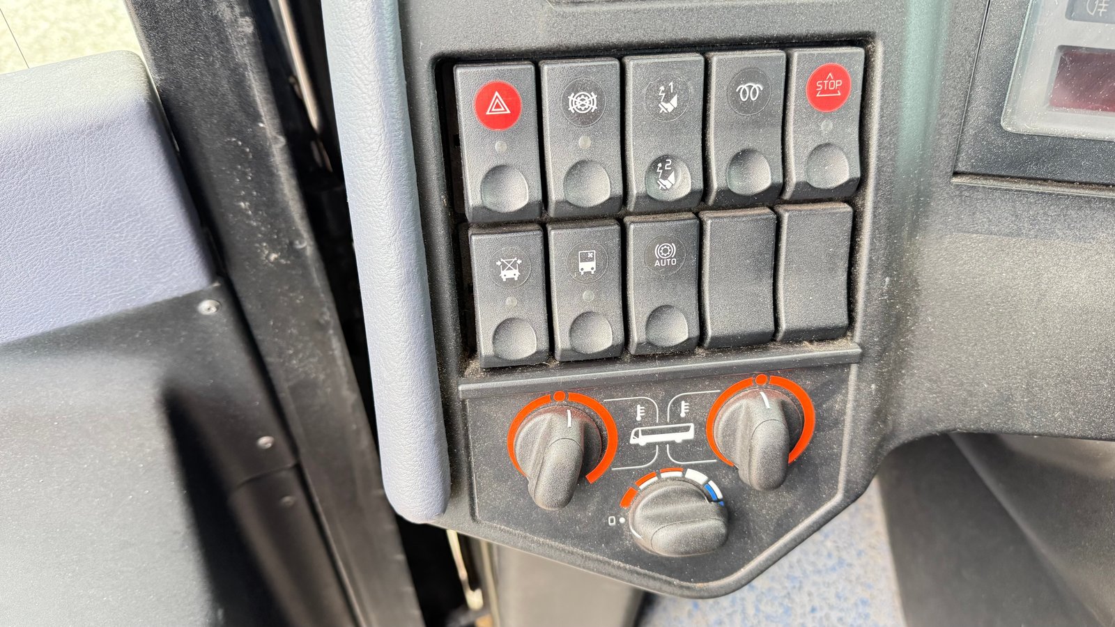 RENAULT Iliade, Diesel, Occasion / Gebraucht, Automatik - 3