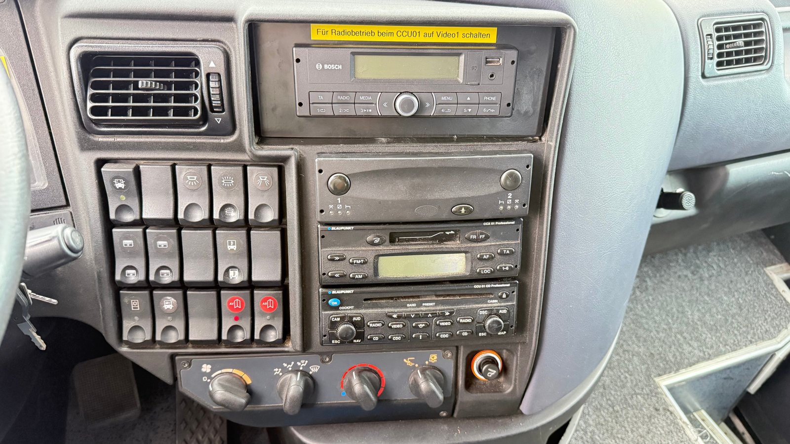RENAULT Iliade, Diesel, Occasion / Gebraucht, Automatik - 4
