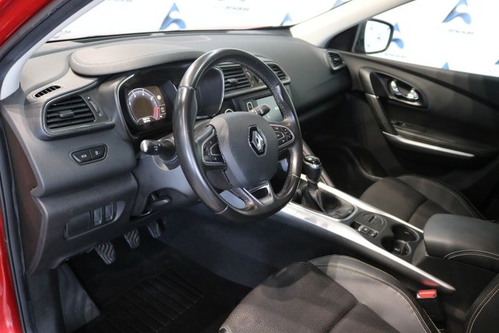 RENAULT Kadjar 1.2 16V Turbo Zen, Petrol, Second hand / Used, Manual - 2