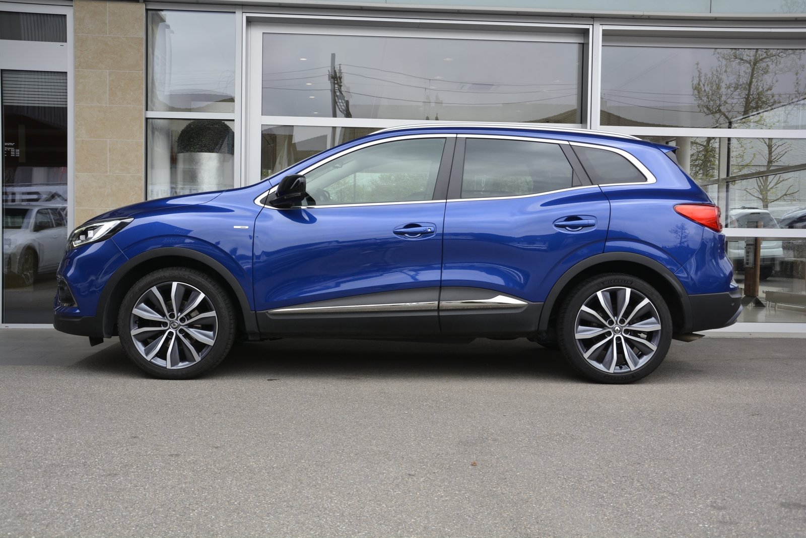 RENAULT Kadjar 1.3 TCe 160 Intens EDC, Petrol, Second hand / Used, Automatic - 3