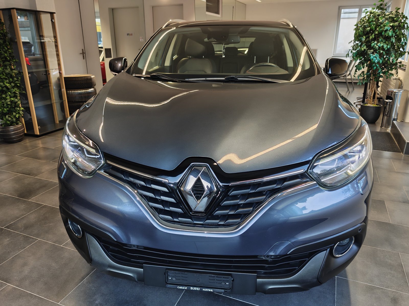 RENAULT Kadjar 1.2 16V Turbo Swiss Edition EDC, Petrol, Second hand / Used, Automatic - 2