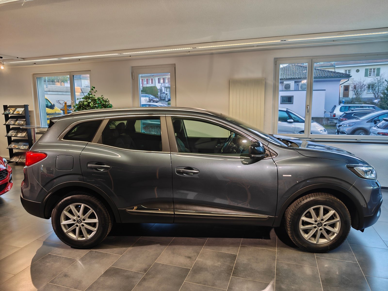 RENAULT Kadjar 1.2 16V Turbo Swiss Edition EDC, Petrol, Second hand / Used, Automatic - 3