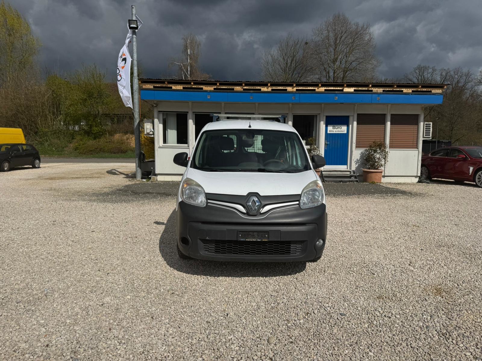 RENAULT Kangoo Maxi dCi 110 Business 5 Plätze / 5 places